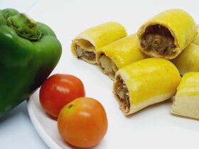 Home-made baked rolls with bell pepper and tomato