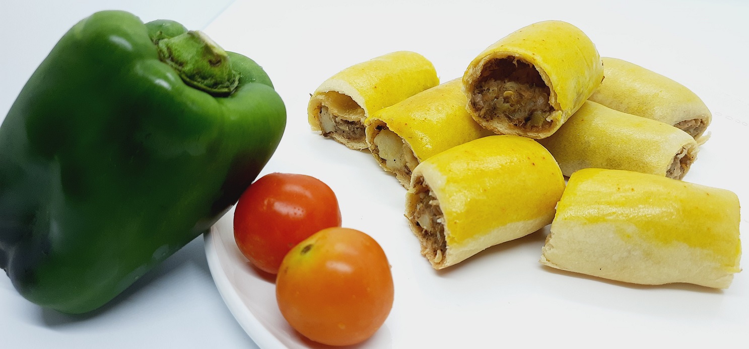 Home-made baked rolls with bell pepper and tomato