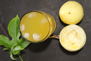 Making passion fruit juice(maracuya drink)